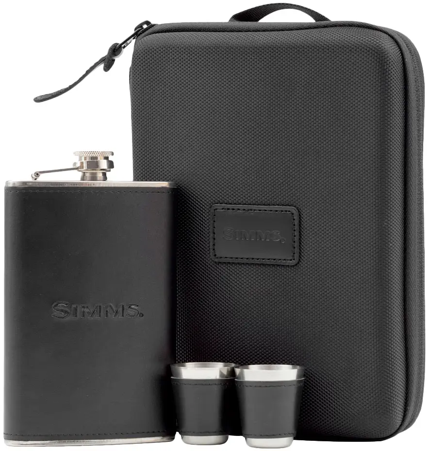 Набір Simms River Essentials Kit (фляга 2 чарки відкривачка різак для сигар)