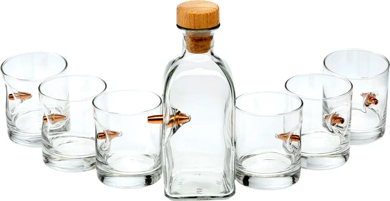 Набор посуды GUN&FUN из 6 бокалов и графина. Объем - 300 мл